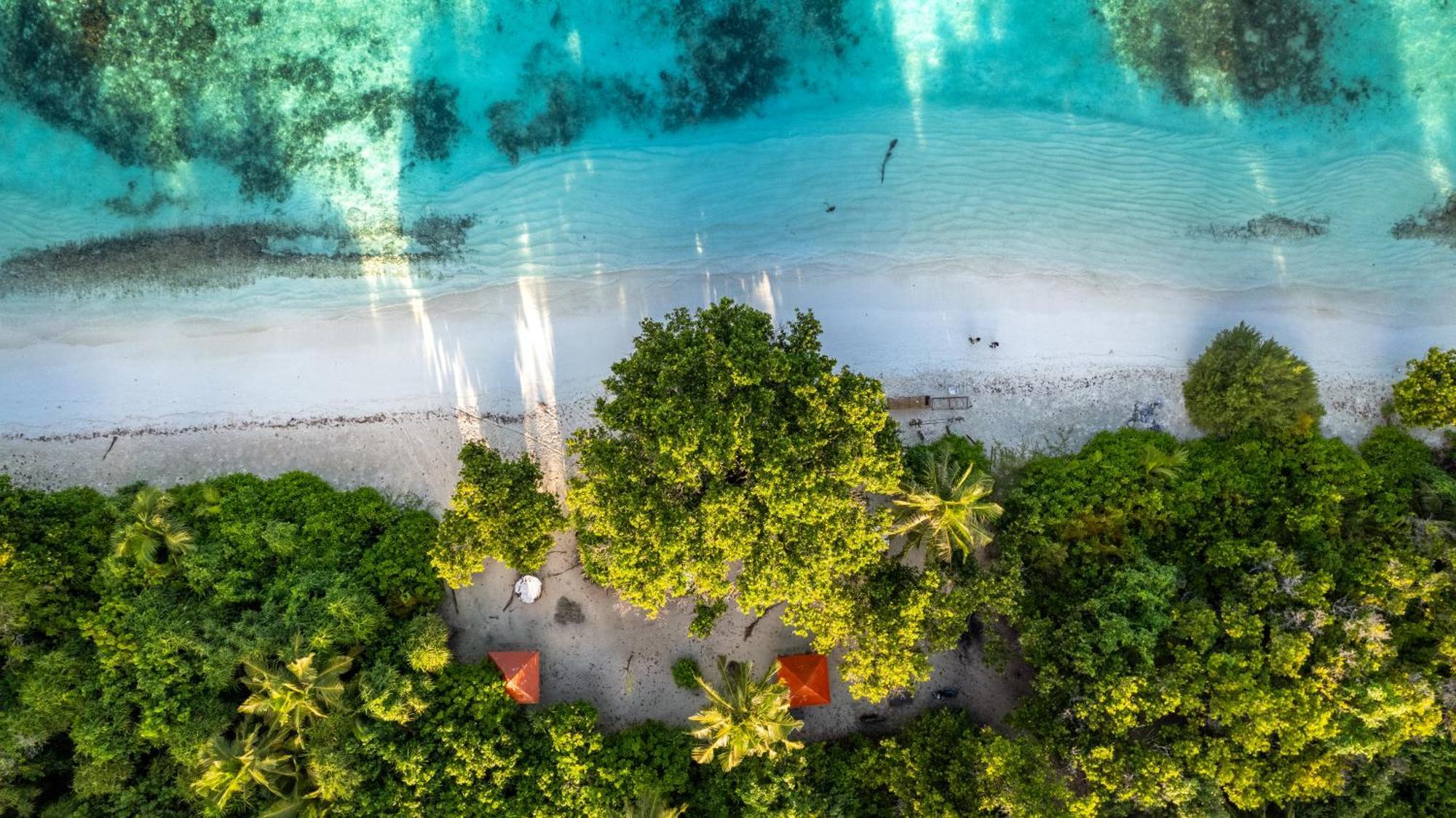 Whaleshark Beach Dhigurah  Exterior foto